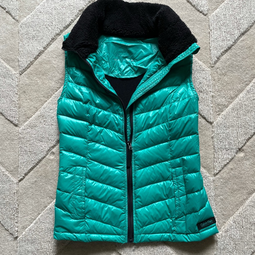 Calvin Klein Performance puffer vest